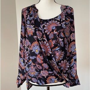 A Pea in a Pod Nursing top in EUC size small